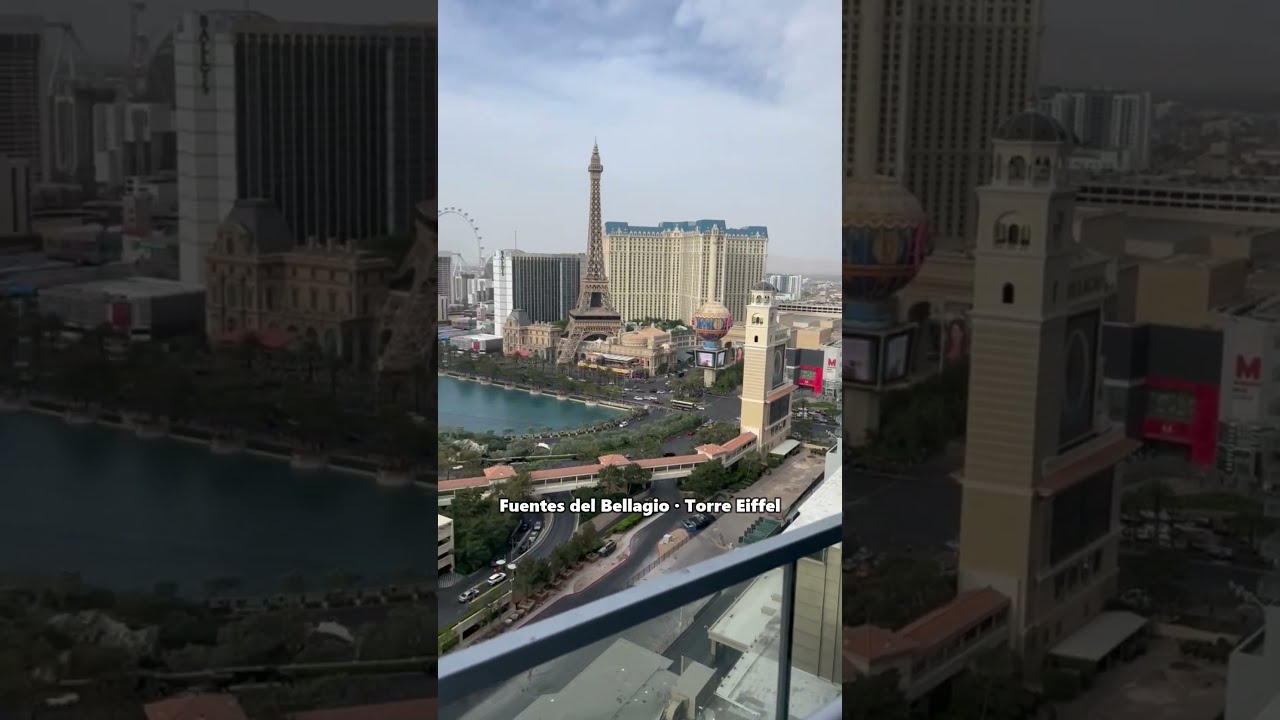 Vista nocturna del Strip de Las Vegas desde el balcón del Cosmopolitan